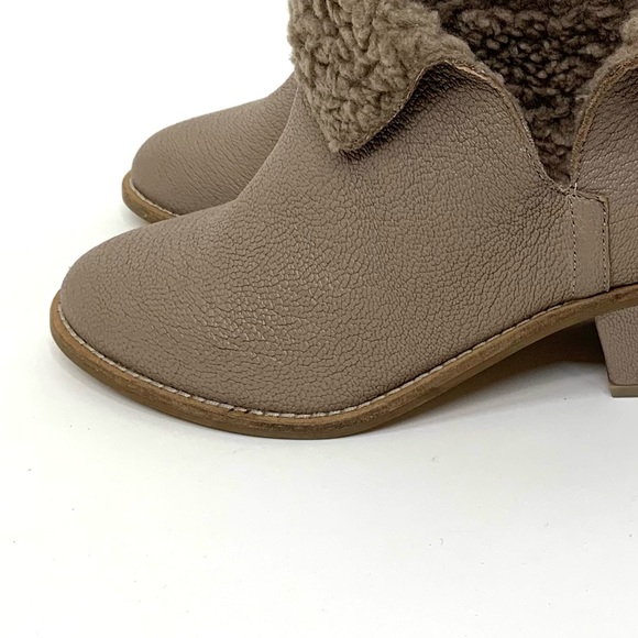 Kelsi Dagger Split Ankle Booties Sherpa Fold Top Taupe Brown Textured Size 6 - Picture 8 of 15